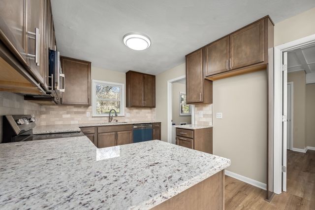 130 Meadowbrook Dr, Woodbury, TN 37190