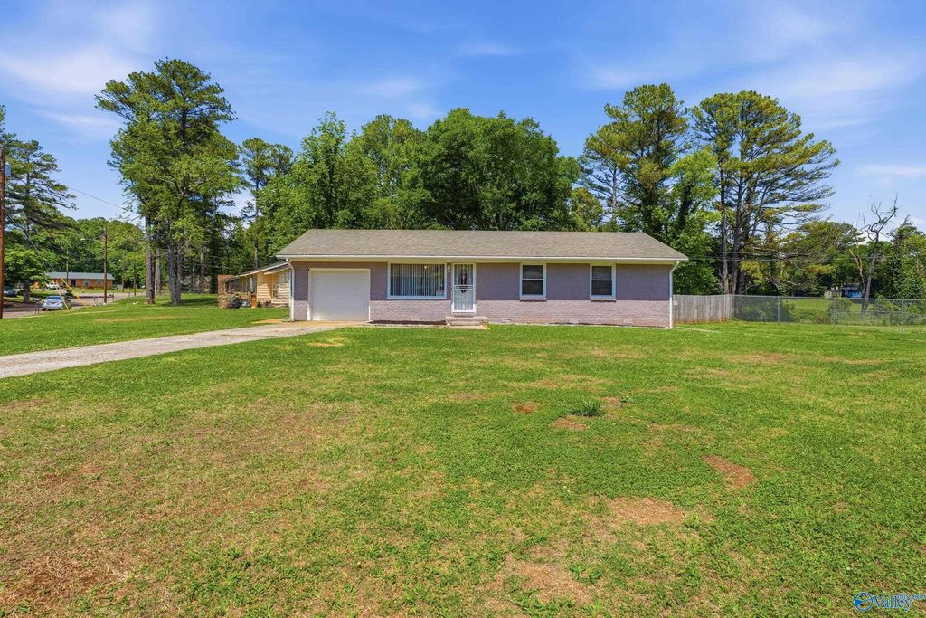 3400 Freda Lane NW, Huntsville, AL 35810