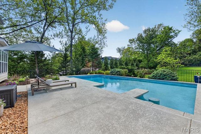 10 Arbor Road, Olivette, MO 63132