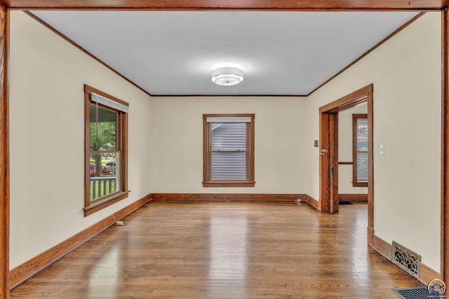 1631 SW Western AVE, Topeka, KS 66604
