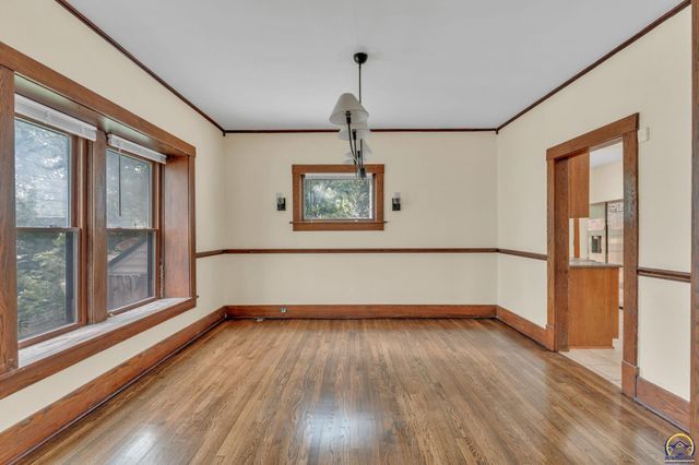 1631 SW Western AVE, Topeka, KS 66604