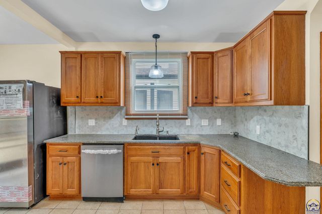 1631 SW Western AVE, Topeka, KS 66604