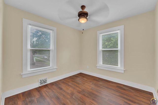 1631 SW Western AVE, Topeka, KS 66604