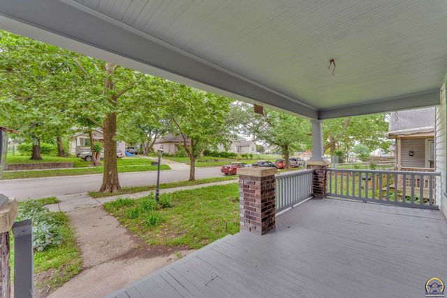 1631 SW Western AVE, Topeka, KS 66604