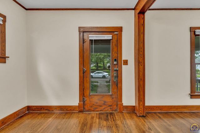 1631 SW Western AVE, Topeka, KS 66604