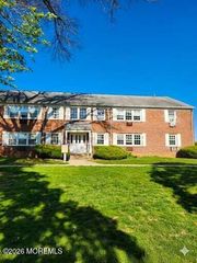 52 Stonehurst Boulevard A, Freehold, NJ 07728