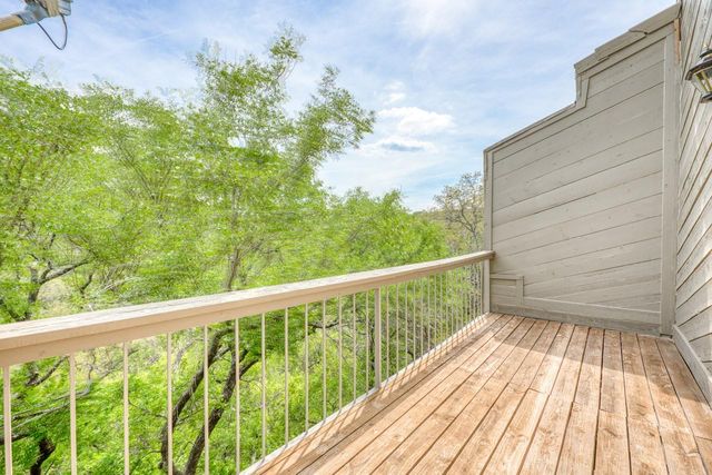 801 Grassy Knoll B, Horseshoe Bay, TX 78657