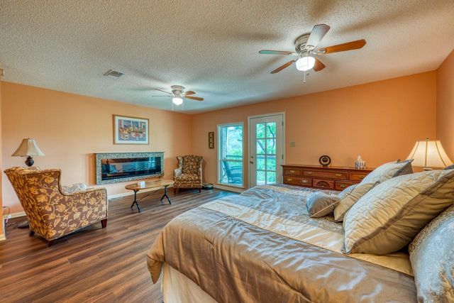 801 Grassy Knoll B, Horseshoe Bay, TX 78657