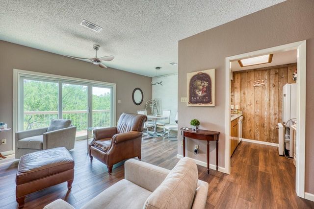 801 Grassy Knoll B, Horseshoe Bay, TX 78657