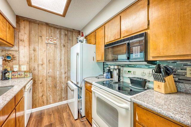 801 Grassy Knoll B, Horseshoe Bay, TX 78657