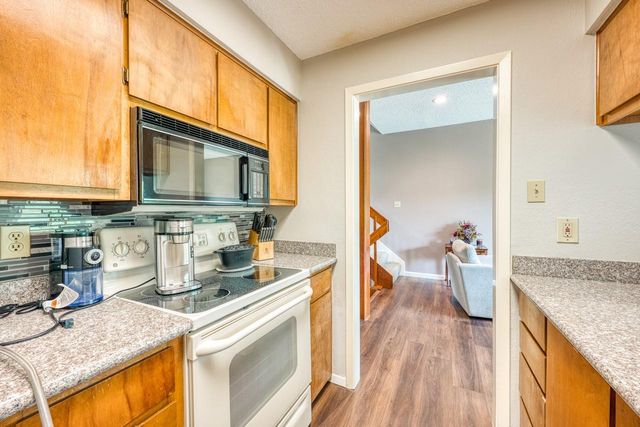 801 Grassy Knoll B, Horseshoe Bay, TX 78657