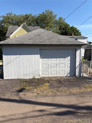 25 C Street, Niagara Falls, NY 14303