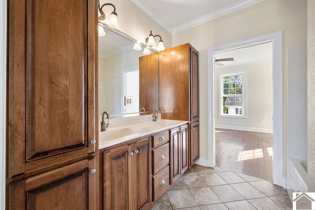 3250 Madison Street, Paducah, KY 42001