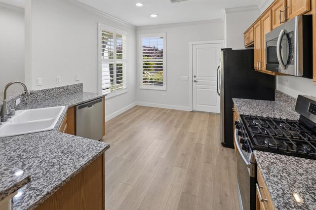 593 Orchid Ln, Lincoln, CA 95648
