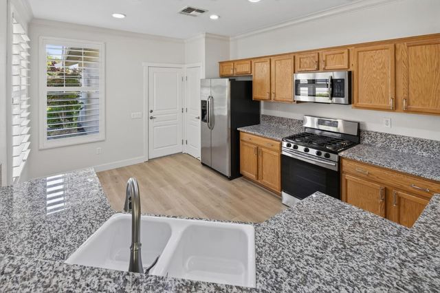 593 Orchid Ln, Lincoln, CA 95648