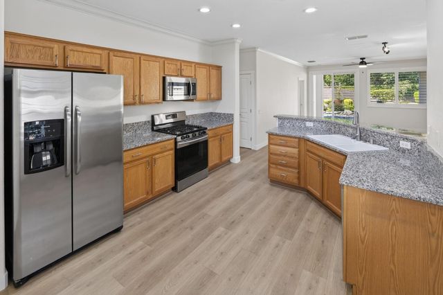 593 Orchid Ln, Lincoln, CA 95648