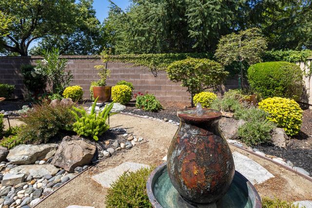 593 Orchid Ln, Lincoln, CA 95648