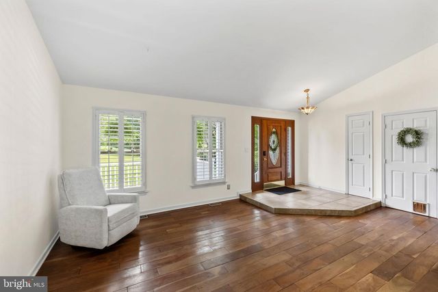 6 HAY BARN RD, Stafford, VA 22556