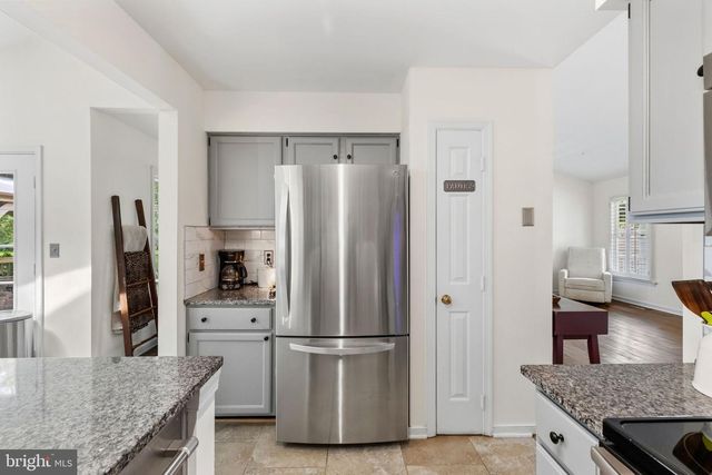 6 HAY BARN RD, Stafford, VA 22556