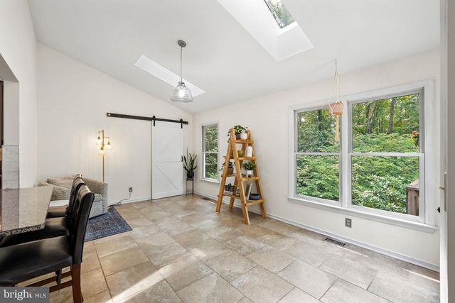 6 HAY BARN RD, Stafford, VA 22556