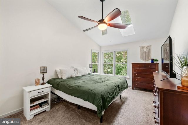 6 HAY BARN RD, Stafford, VA 22556