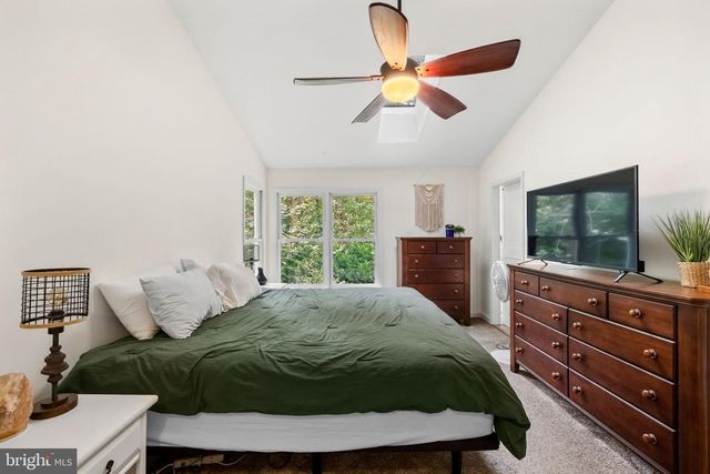 6 HAY BARN RD, Stafford, VA 22556