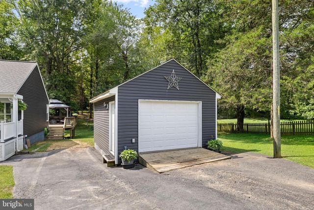 6 HAY BARN RD, Stafford, VA 22556