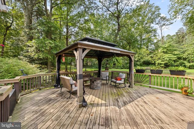 6 HAY BARN RD, Stafford, VA 22556