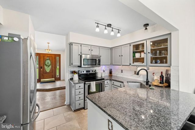 6 HAY BARN RD, Stafford, VA 22556