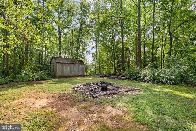 6 HAY BARN RD, Stafford, VA 22556