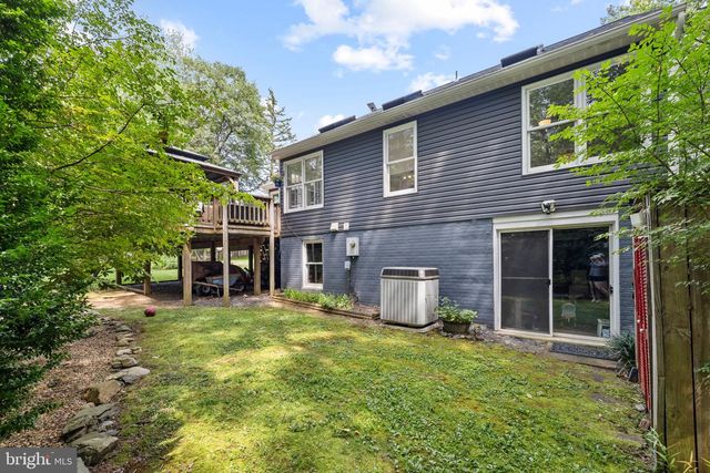 6 HAY BARN RD, Stafford, VA 22556