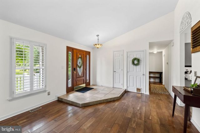 6 HAY BARN RD, Stafford, VA 22556