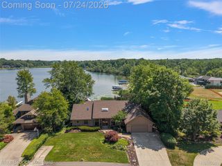 2445 Island View Drive, West Bloomfield Charter Township, MI 48324