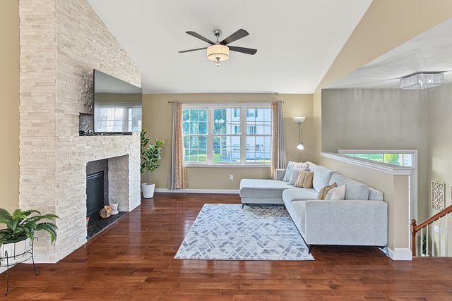 6 Greenhalge St, Worcester, MA 01604