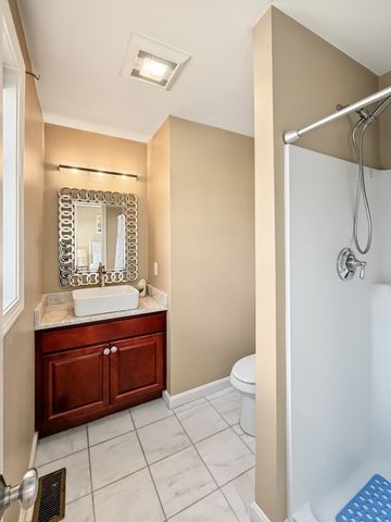 6 Greenhalge St, Worcester, MA 01604