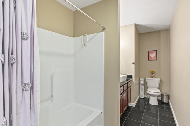 6 Greenhalge St, Worcester, MA 01604