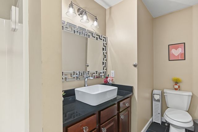 6 Greenhalge St, Worcester, MA 01604