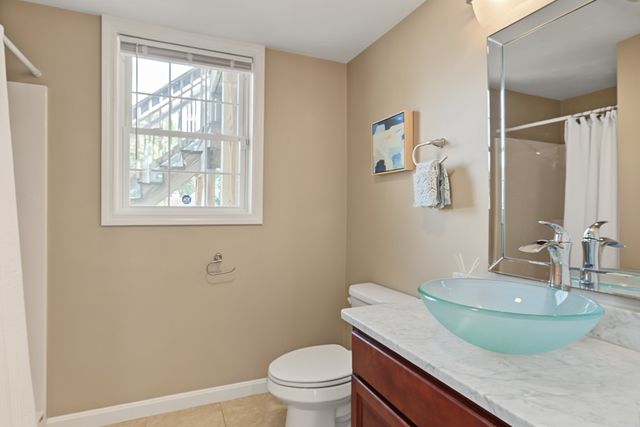 6 Greenhalge St, Worcester, MA 01604