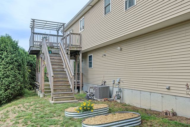 6 Greenhalge St, Worcester, MA 01604