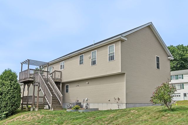 6 Greenhalge St, Worcester, MA 01604