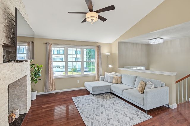6 Greenhalge St, Worcester, MA 01604
