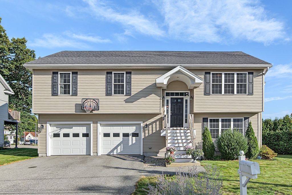 6 Greenhalge St, Worcester, MA 01604