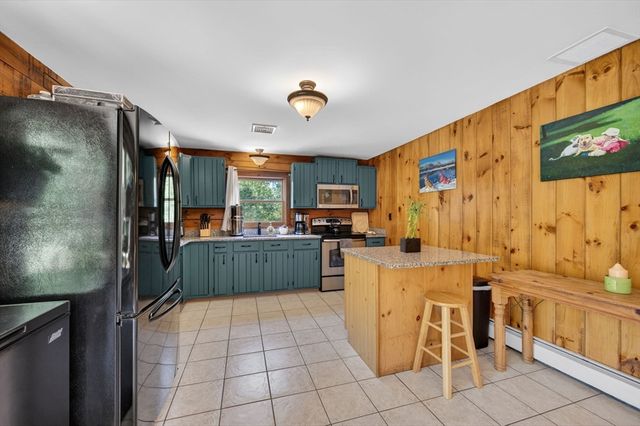 51 Bryant St, Berkley, MA 02779