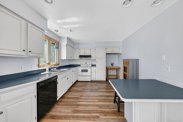 51 Bryant St, Berkley, MA 02779
