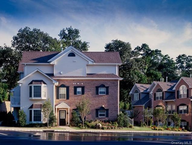 6 Pinnacle Drive 06, Port Jefferson, NY 11777