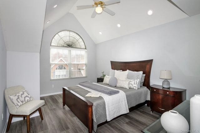 6 Pinnacle Drive 06, Port Jefferson, NY 11777