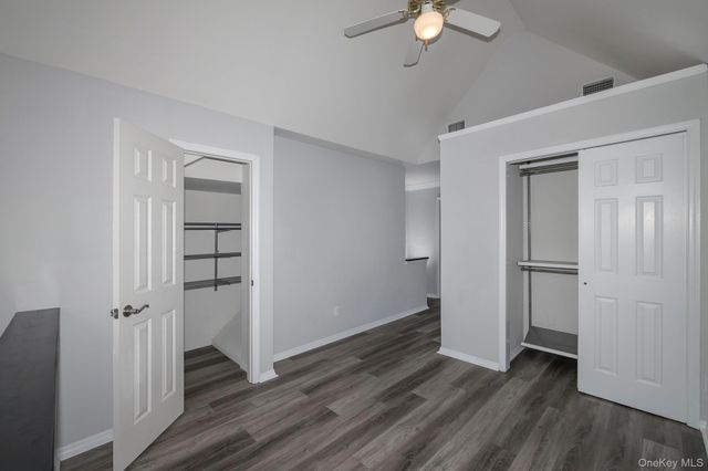 6 Pinnacle Drive 06, Port Jefferson, NY 11777