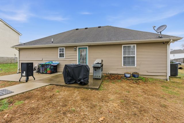 316 Slippery Rock Dr, Murfreesboro, TN 37129