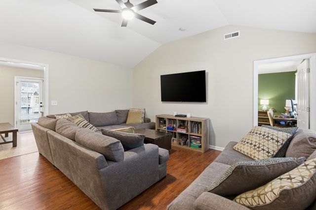 316 Slippery Rock Dr, Murfreesboro, TN 37129