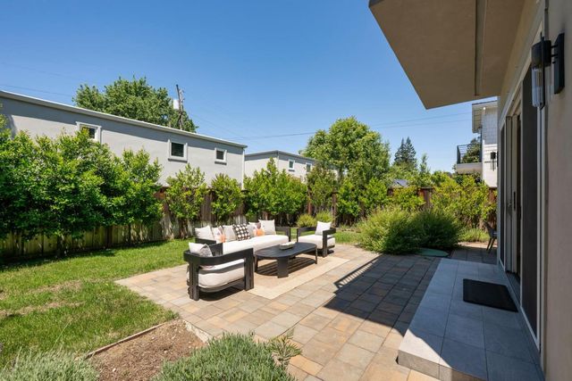 1909 Menalto Avenue, Menlo Park, CA 94025